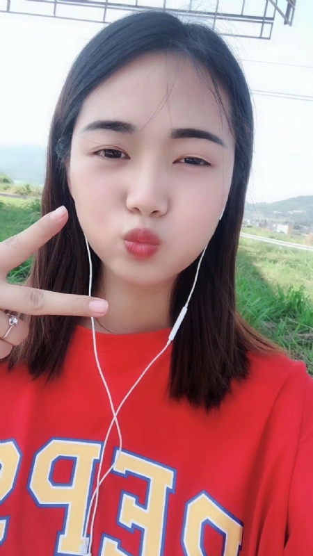 深拥必定温暖的第一张照片--泰安相亲服务中心