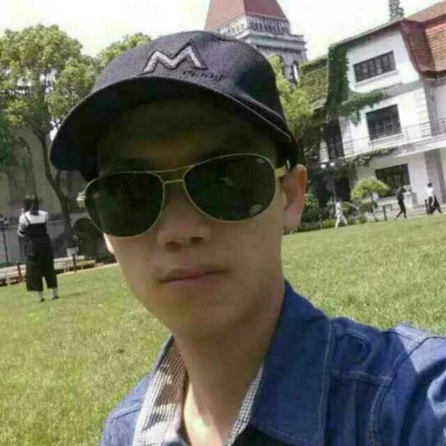 龙小华的第一张照片--泰安相亲服务中心