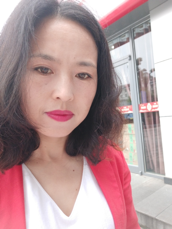 枫叶飘零的第一张照片--泰安相亲服务中心
