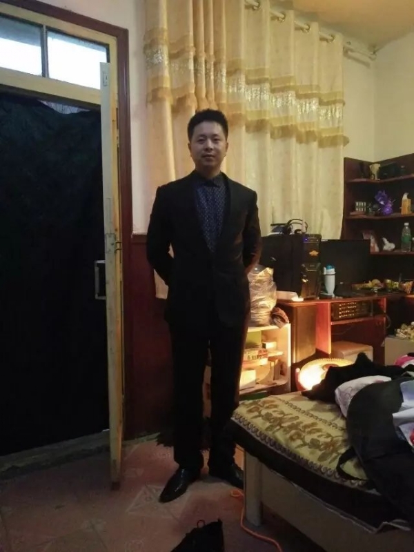 亮亮的第一张照片--泰安相亲服务中心
