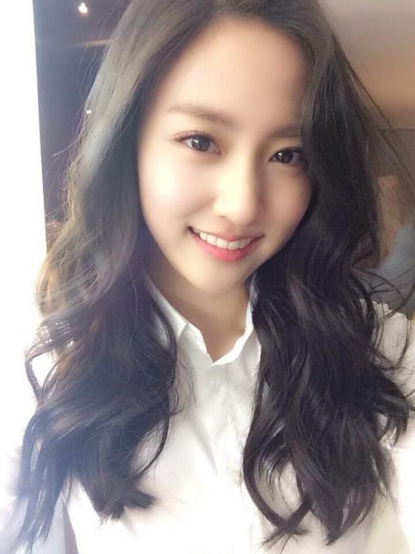 等爱的易微的第一张照片--泰安相亲服务中心