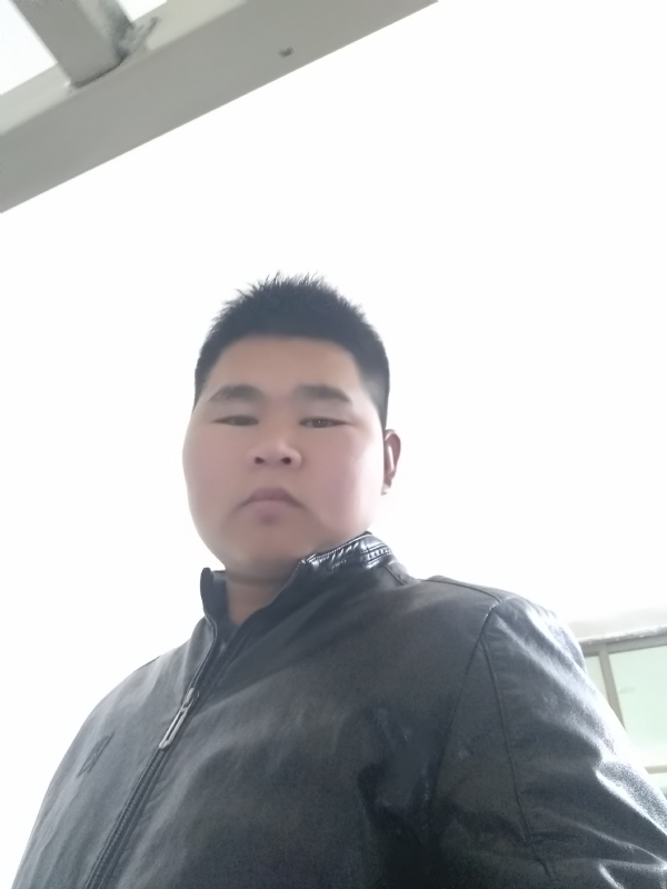 小哥的第一张照片--泰安相亲服务中心