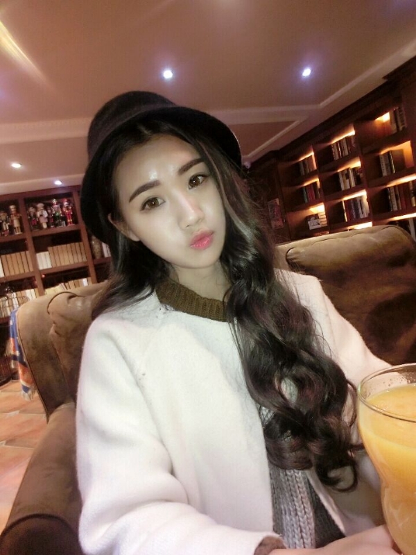 气质小妹的第三张照片--泰安相亲服务中心