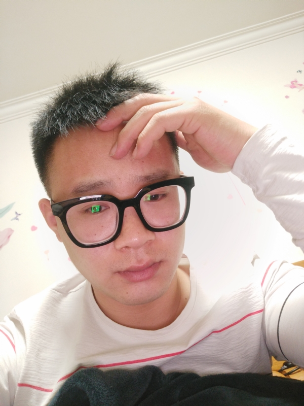 华灯初上的夜晚的第一张照片--泰安相亲服务中心