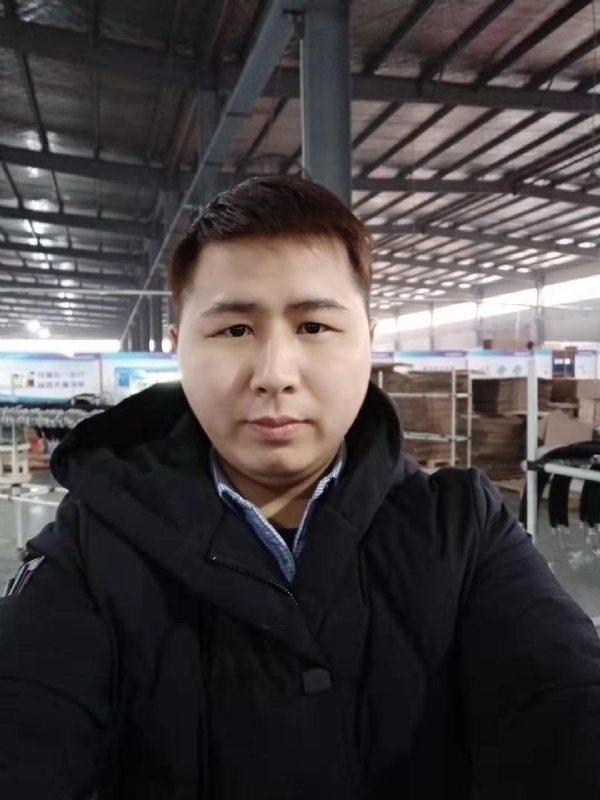 刀锋的第一张照片--泰安相亲服务中心