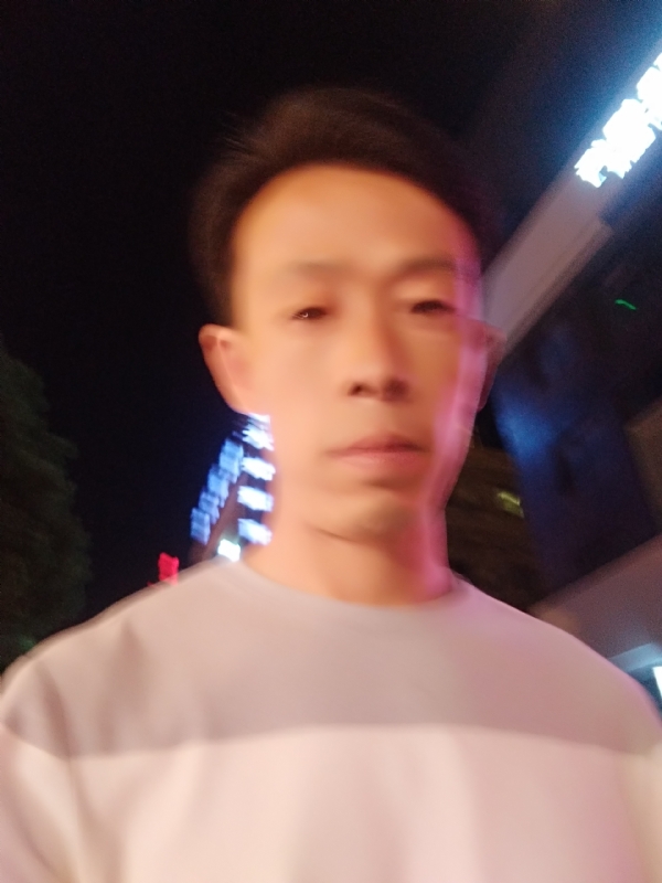 找个人来爱的第一张照片--泰安相亲服务中心
