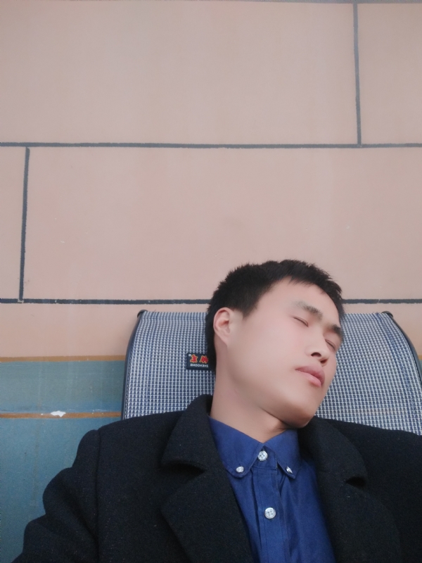有钱爱情才能长久的第一张照片--泰安相亲服务中心