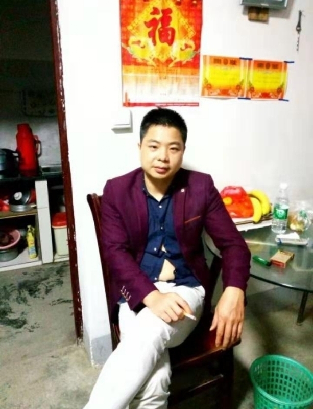 蓝色的微笑的第一张照片--泰安相亲服务中心