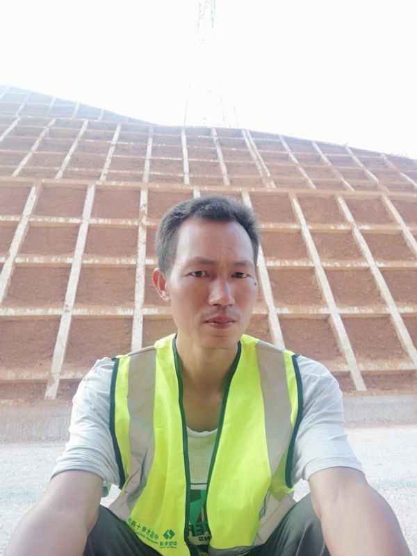 哥们的第一张照片--泰安相亲服务中心