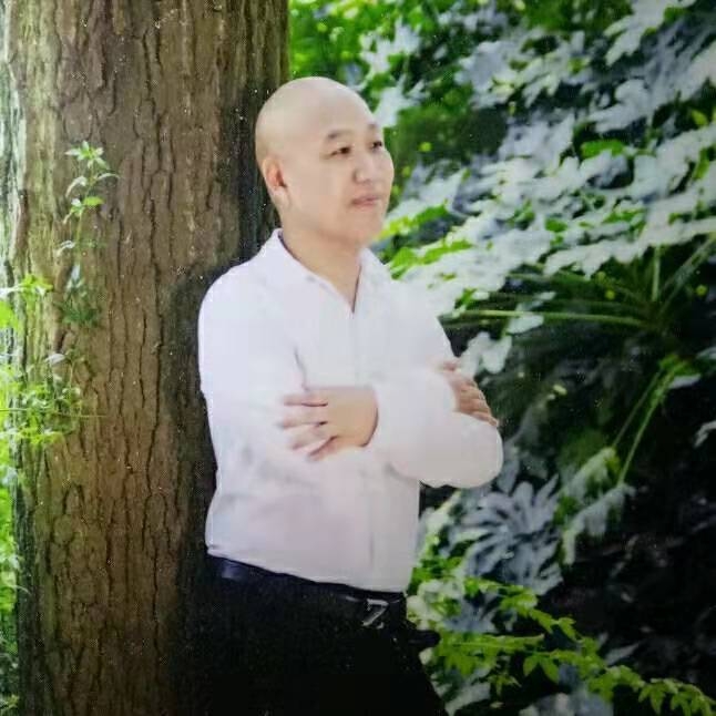 郑鑫牵手的第一张照片--泰安相亲服务中心