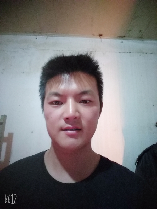 风轻云淡的第一张照片--泰安相亲服务中心