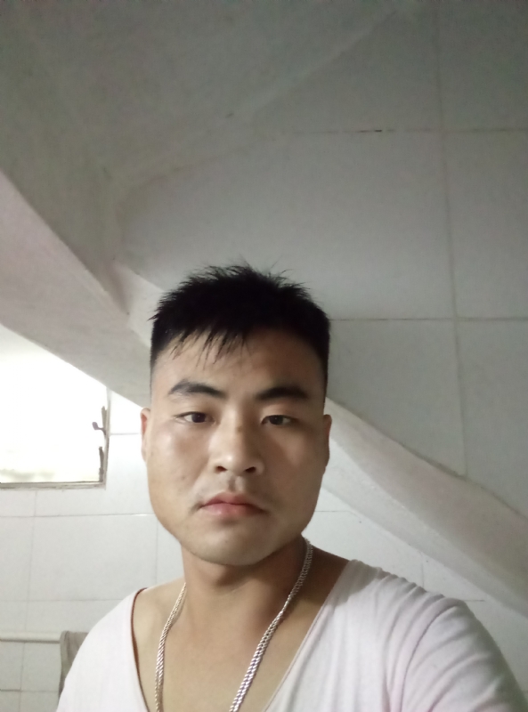 落叶知秋的第一张照片--泰安相亲服务中心