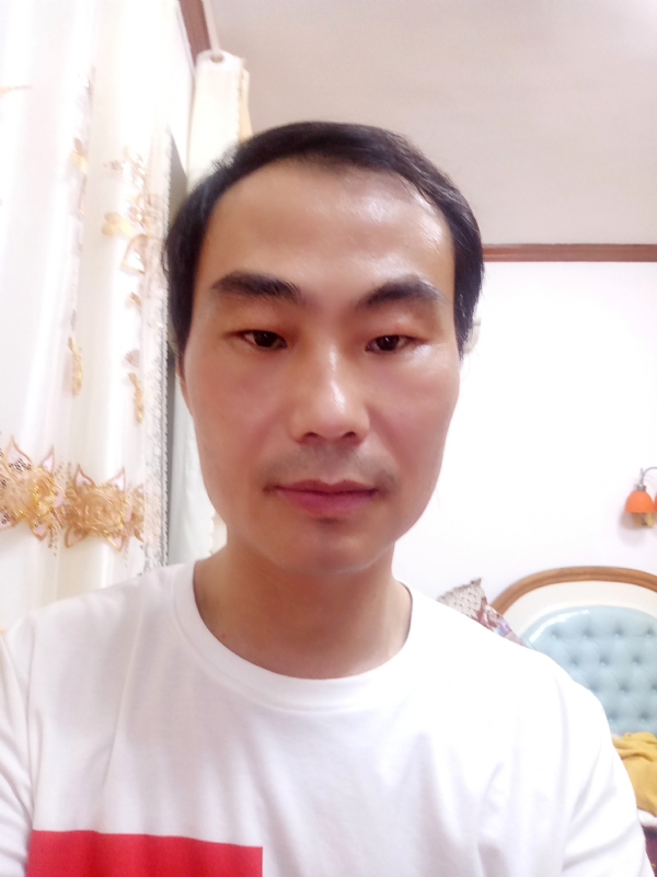 光明的第一张照片--泰安相亲服务中心