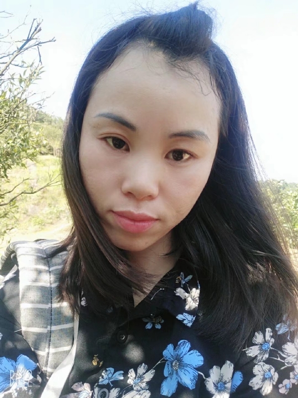 英英的第一张照片--泰安相亲服务中心