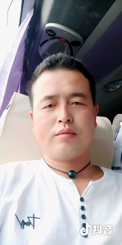 瞬间被爱上的第一张照片--泰安相亲服务中心