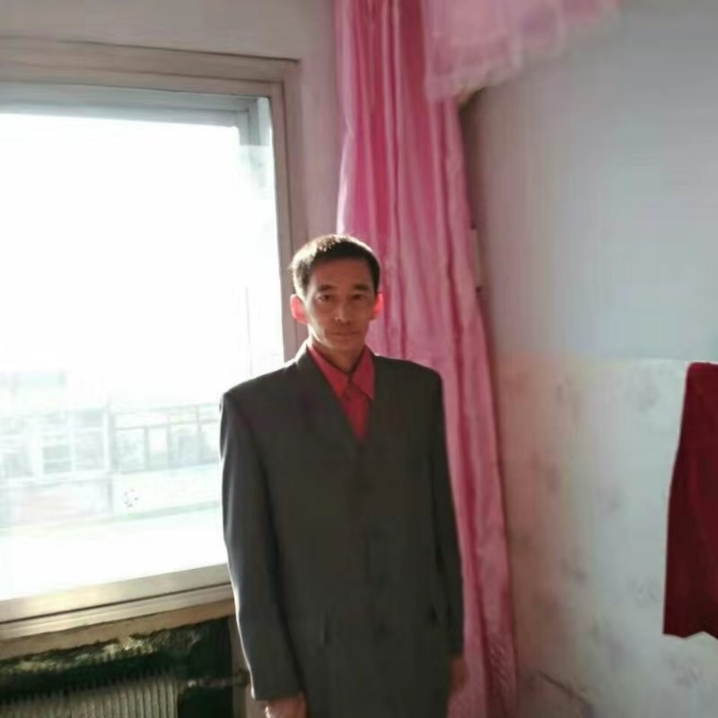 阳光明媚的第一张照片--泰安相亲服务中心