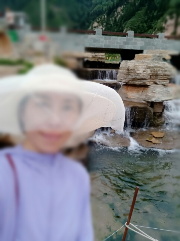 沥秋的第一张照片--泰安相亲服务中心