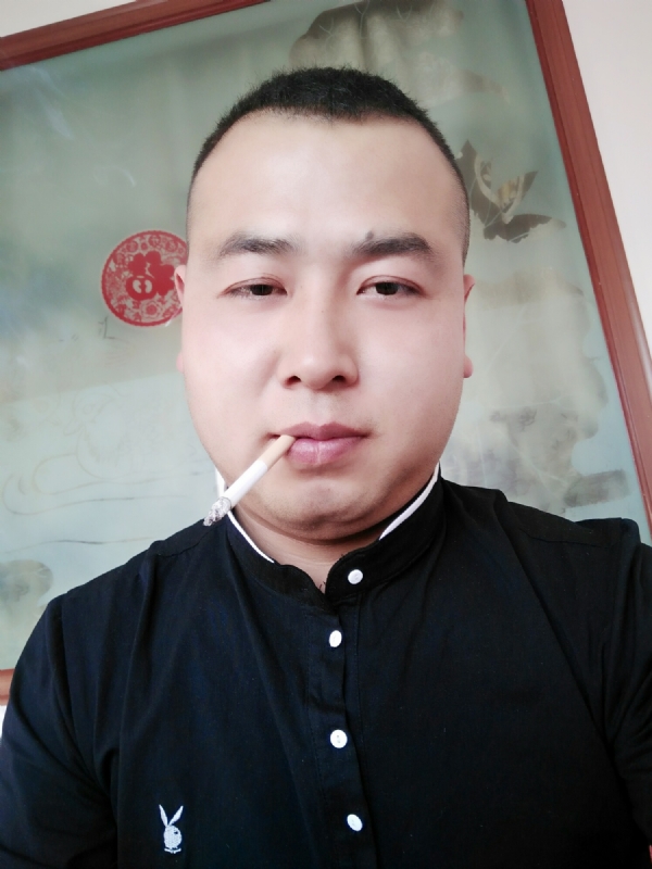 贰爺的第一张照片--泰安相亲服务中心