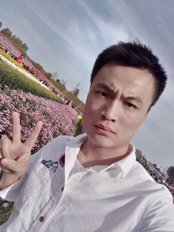 心碎无痕的第二张照片--泰安相亲服务中心
