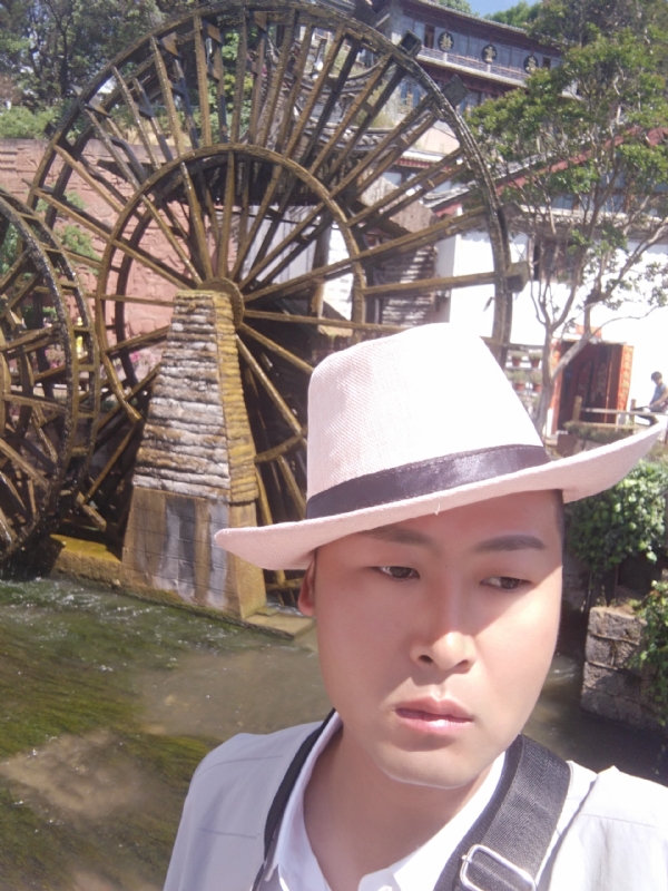 曲靖相亲的第一张照片--泰安相亲服务中心