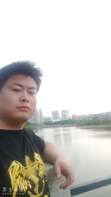 小海的第二张照片--泰安相亲服务中心