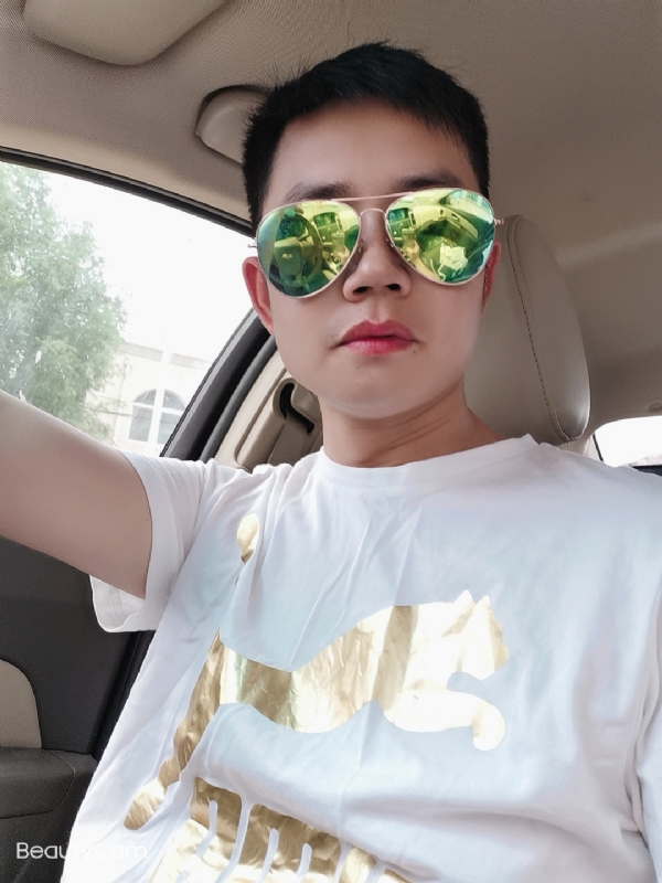 奋斗的第一张照片--泰安相亲服务中心