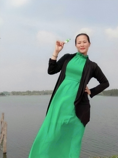 李梅的第二张照片--泰安相亲服务中心