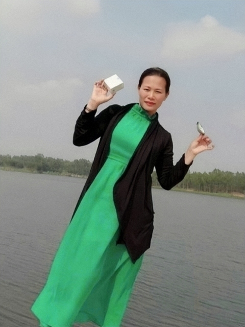 李梅的第三张照片--泰安相亲服务中心