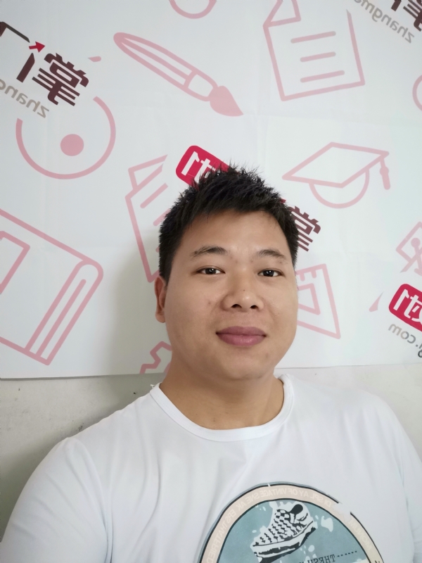 轻静地行走着的第一张照片--泰安相亲服务中心