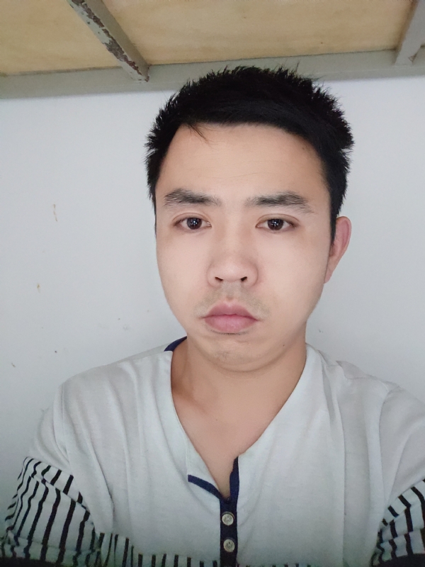 老男孩的第一张照片--泰安相亲服务中心