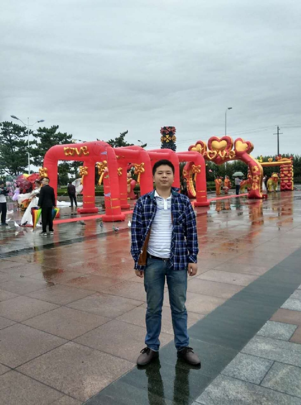 在奋斗的第三张照片--泰安相亲服务中心