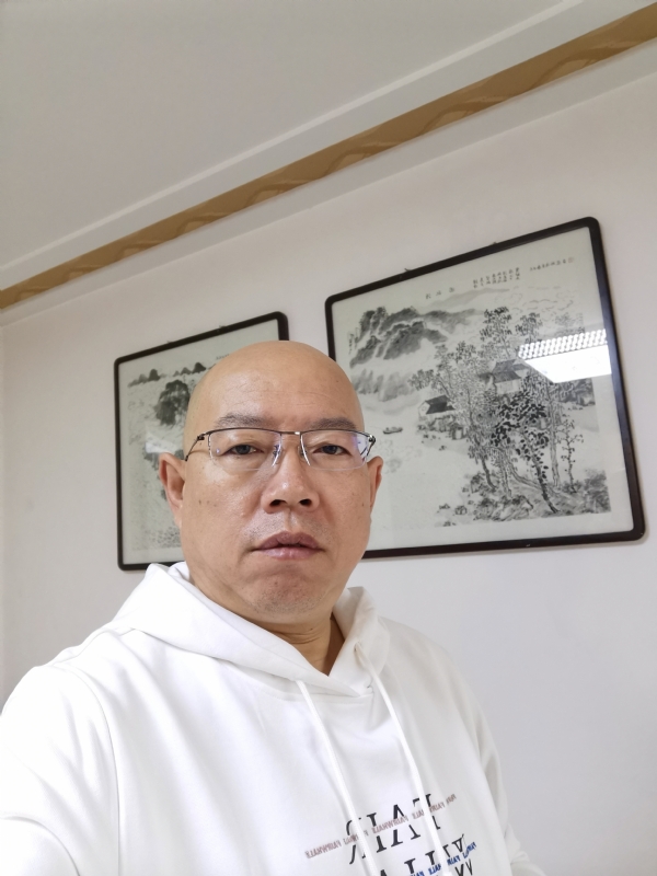 光头博士的第一张照片--泰安相亲服务中心
