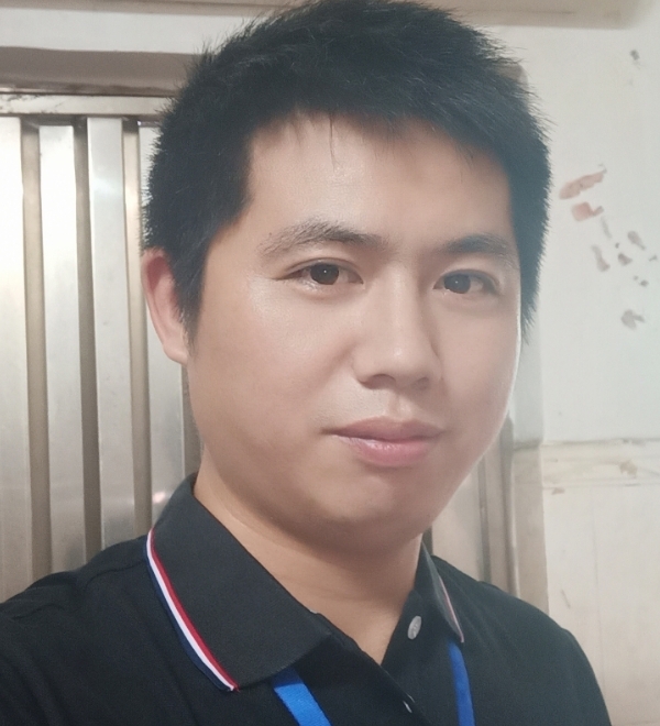单身奶爸的第一张照片--泰安相亲服务中心