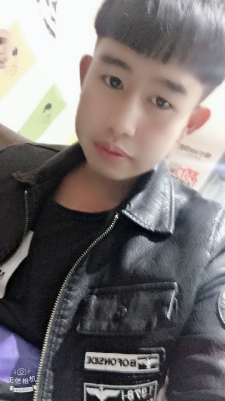 军绿色的第一张照片--泰安相亲服务中心