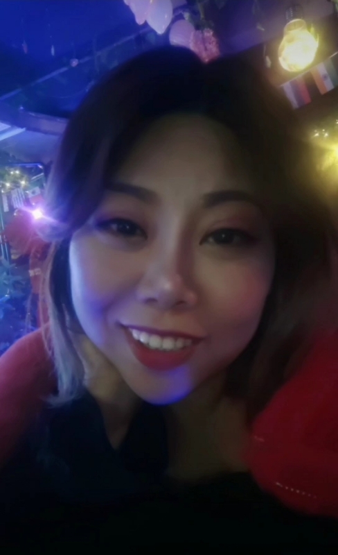 收快递的费仙女的第一张照片--泰安相亲服务中心