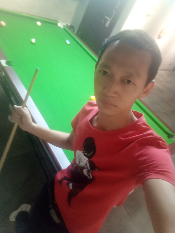 耳机分你一半的第一张照片--泰安相亲服务中心