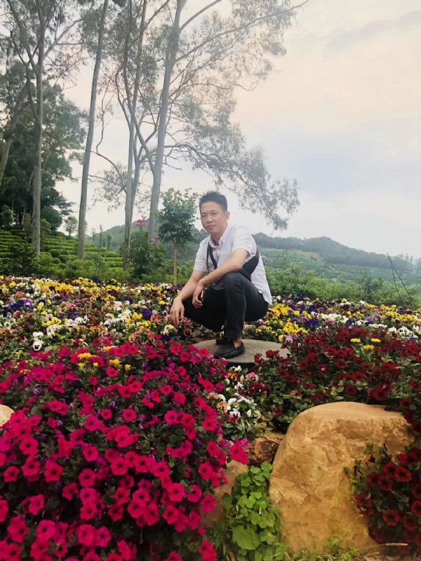 小郑的第一张照片--泰安相亲服务中心