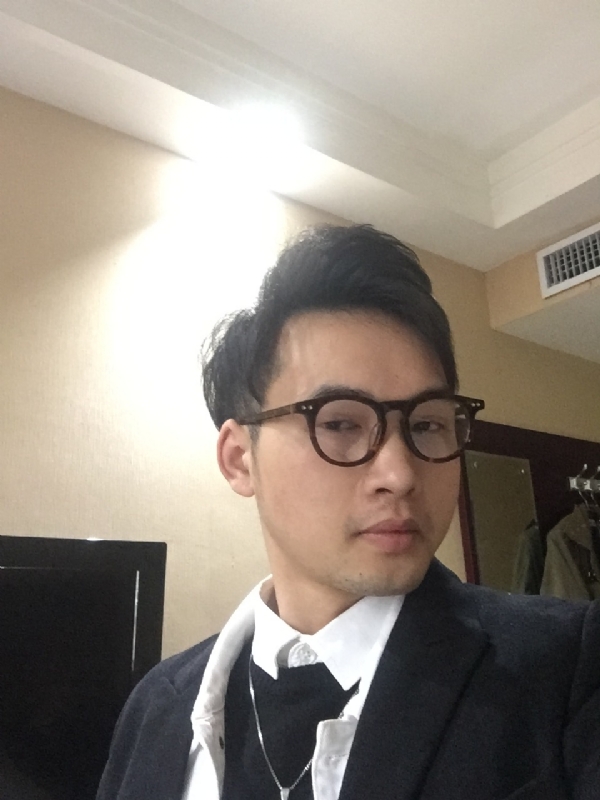 曾亮的第一张照片--泰安相亲服务中心