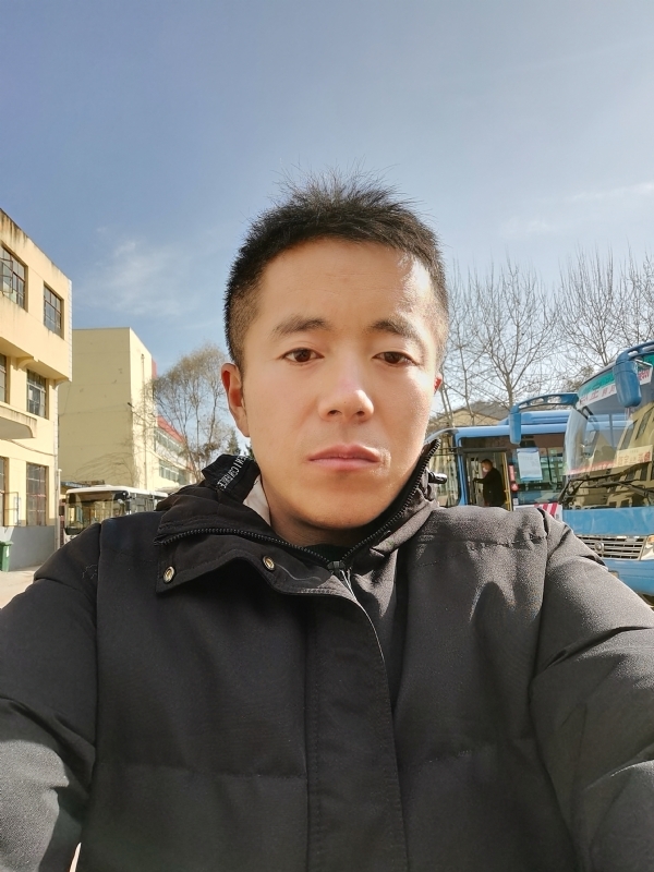 孤独的云的第三张照片--泰安相亲服务中心