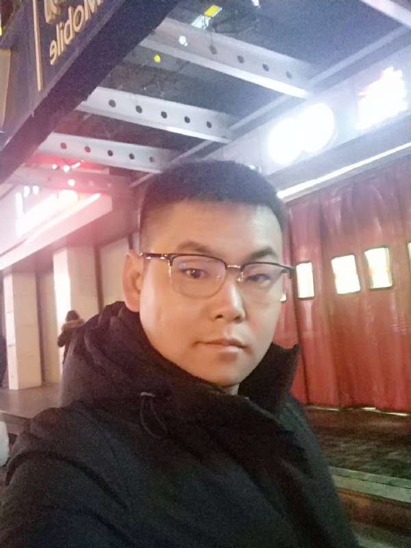 杜跃龙的第二张照片--泰安相亲服务中心