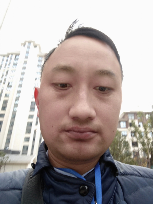 老男人的第一张照片--泰安相亲服务中心