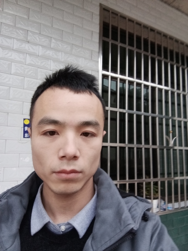 笑得那么开心的第一张照片--泰安相亲服务中心