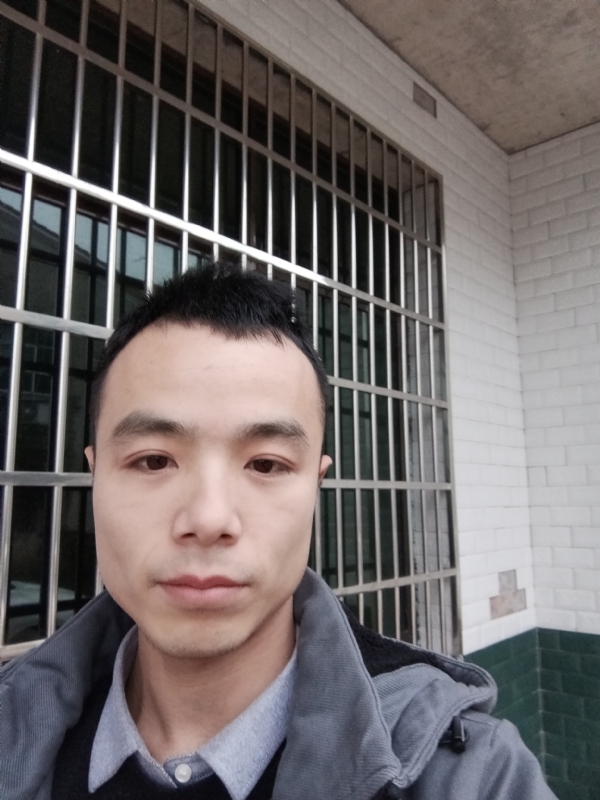 笑得那么开心的第三张照片--泰安相亲服务中心