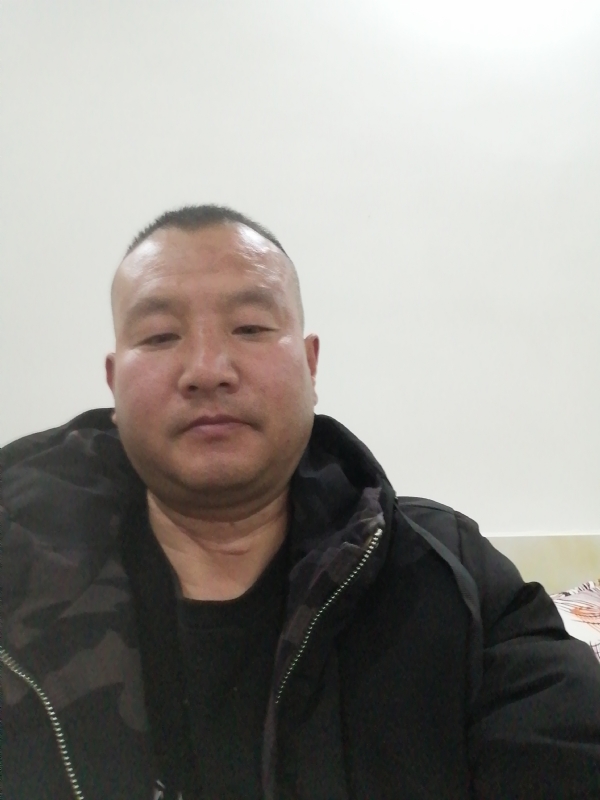 肖小江的第一张照片--泰安相亲服务中心