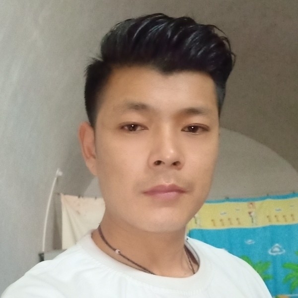 啊锋的第一张照片--泰安相亲服务中心
