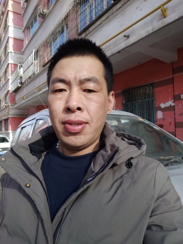 华哥的第一张照片--泰安相亲服务中心