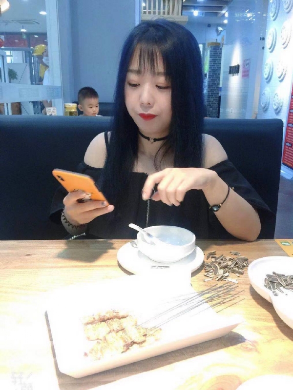 程程的第一张照片--泰安相亲服务中心