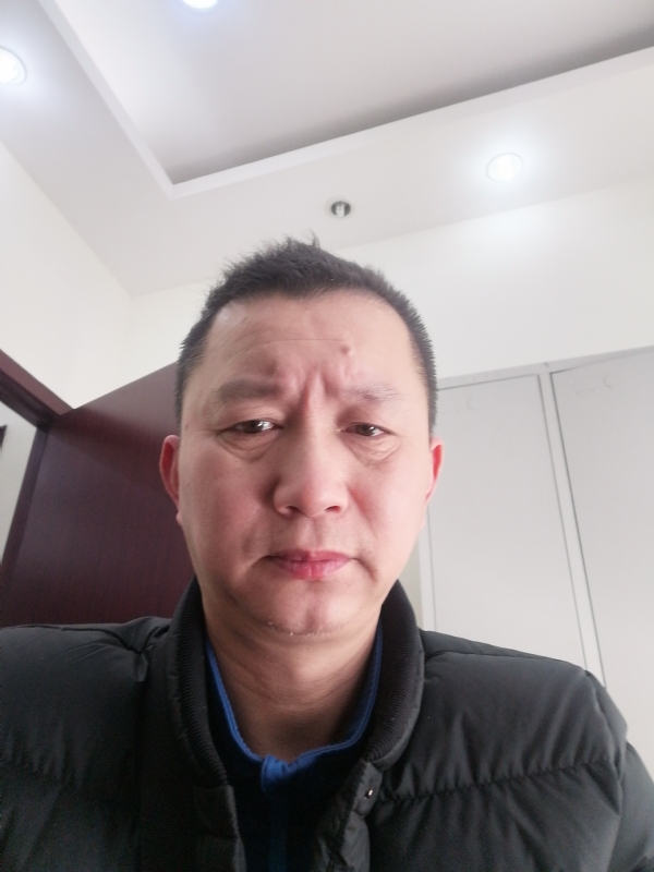 相视而笑的第一张照片--泰安相亲服务中心