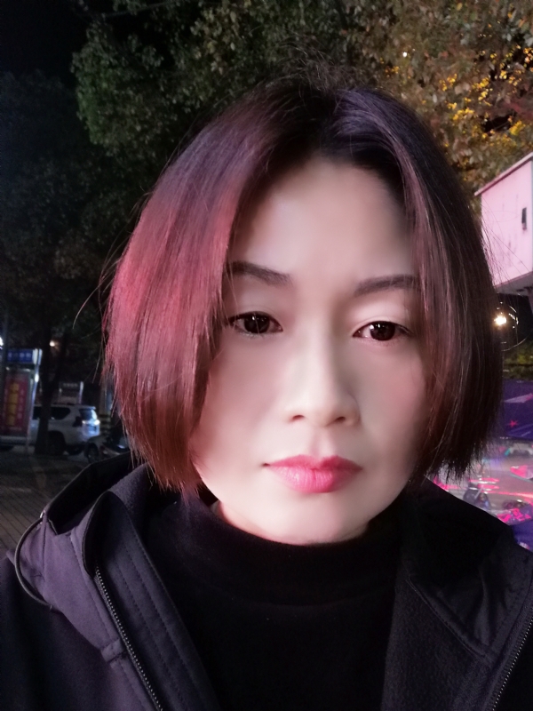 风中百合的第一张照片--泰安相亲服务中心