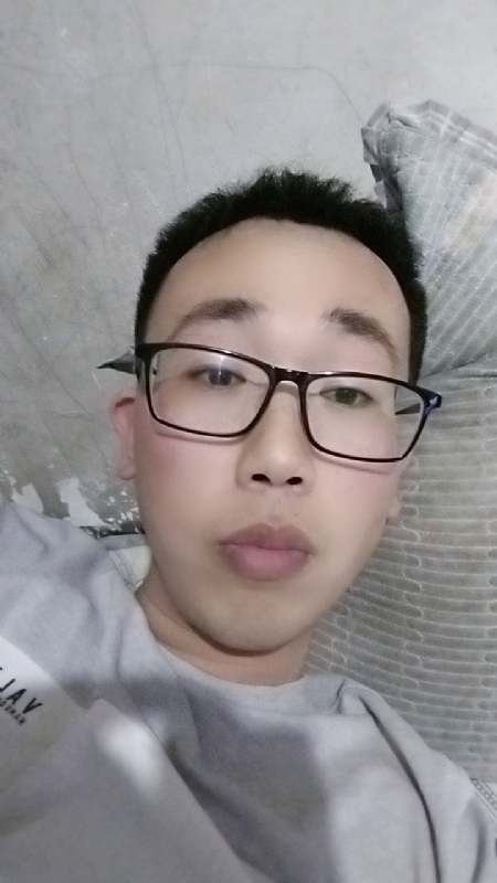 喜欢比我大的女人的第一张照片--泰安相亲服务中心